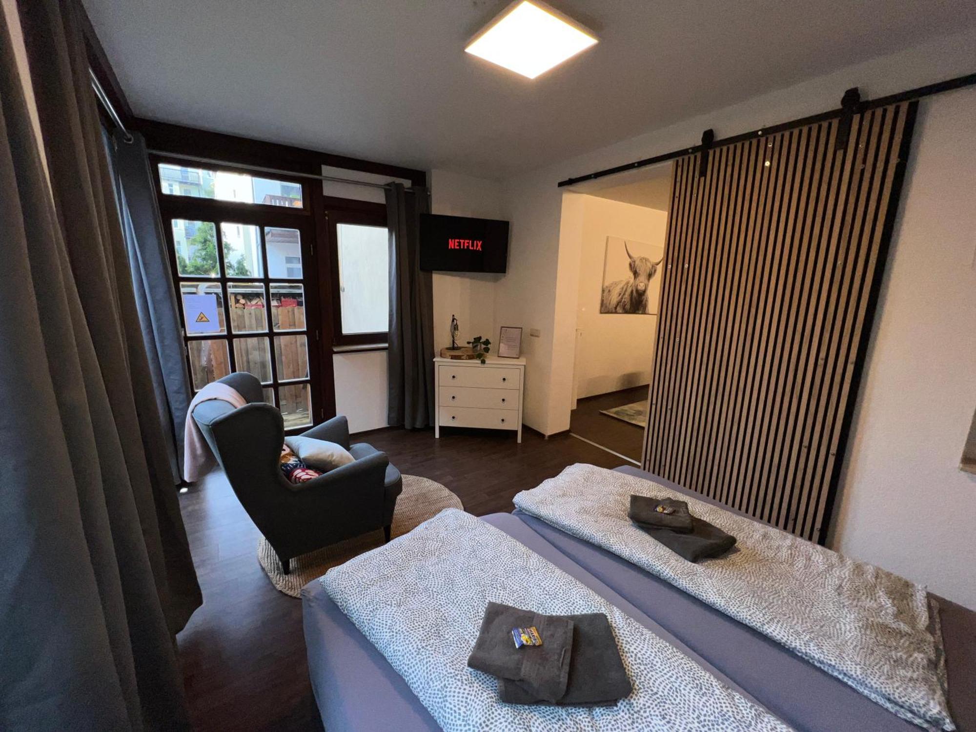 Apartment Humboldt 3 Schlafzimmer,Wifi, Netflix Parken, Terrasse, Klimatisiert, Naehe Zentrum 예나 외부 사진