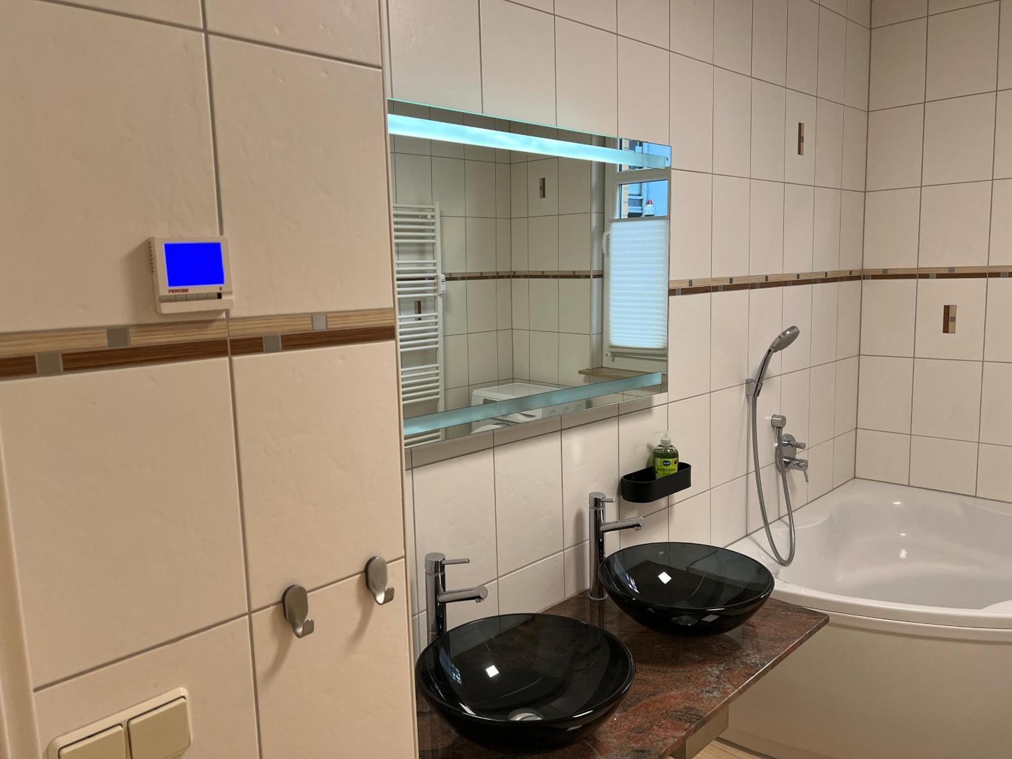 Apartment Humboldt 3 Schlafzimmer,Wifi, Netflix Parken, Terrasse, Klimatisiert, Naehe Zentrum 예나 외부 사진