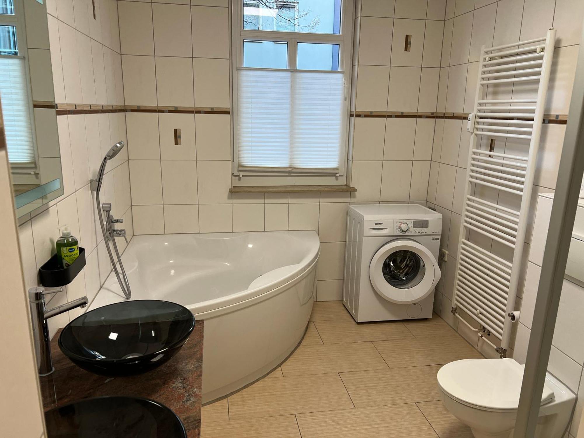 Apartment Humboldt 3 Schlafzimmer,Wifi, Netflix Parken, Terrasse, Klimatisiert, Naehe Zentrum 예나 외부 사진