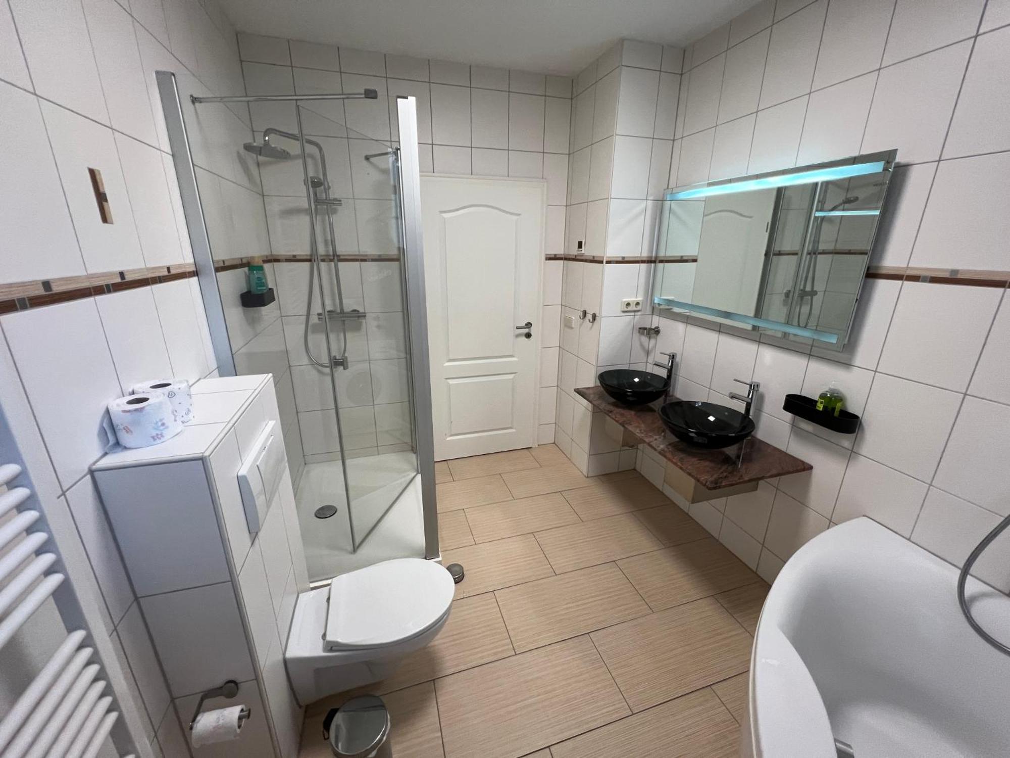 Apartment Humboldt 3 Schlafzimmer,Wifi, Netflix Parken, Terrasse, Klimatisiert, Naehe Zentrum 예나 외부 사진